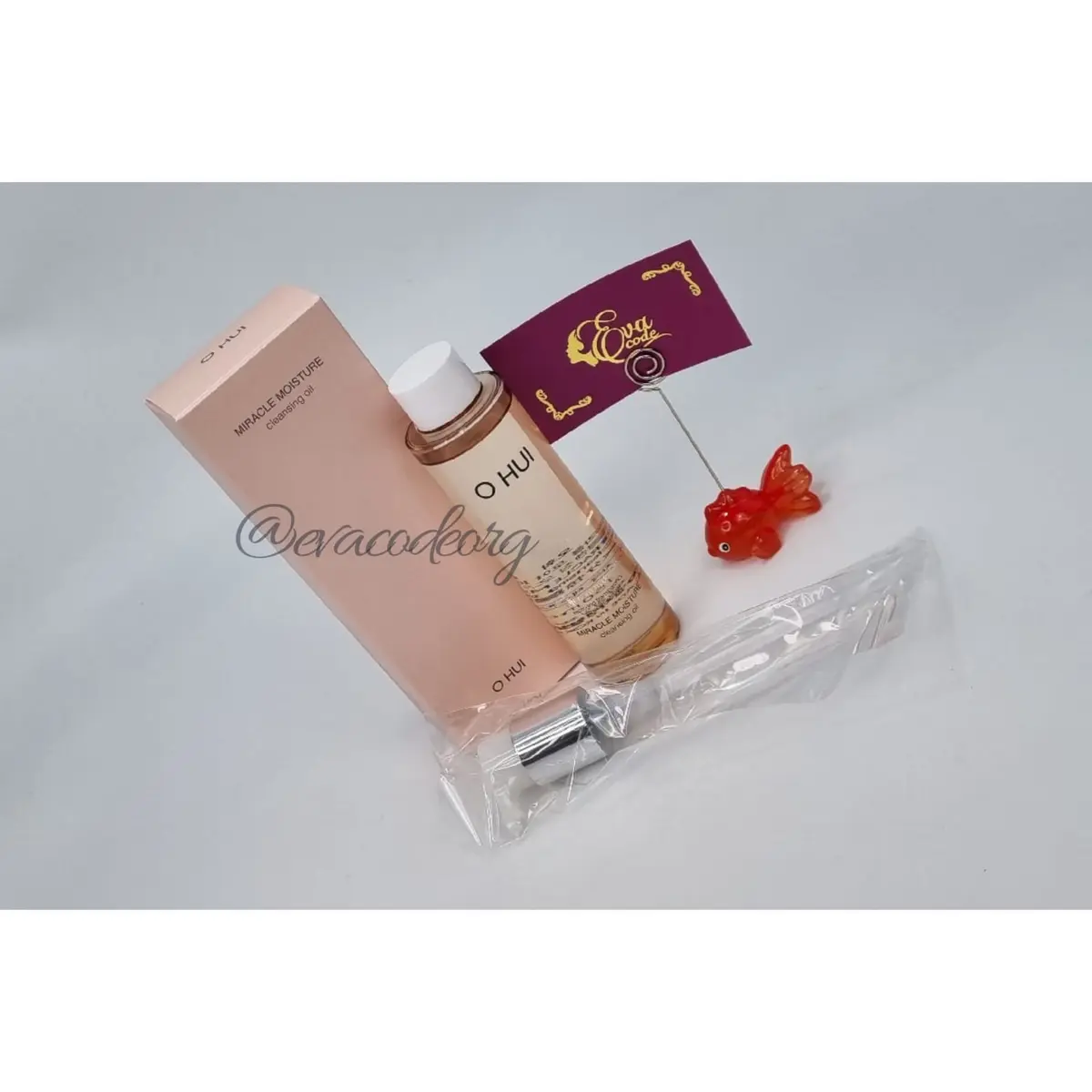 O HUI MIRACLE MOISTURE CLEANSING OIL 150 ml (BOX 20) (240 g)