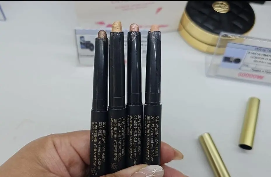 O HUI REAL COLOR stick shadow (Box 9/189) (15 g)