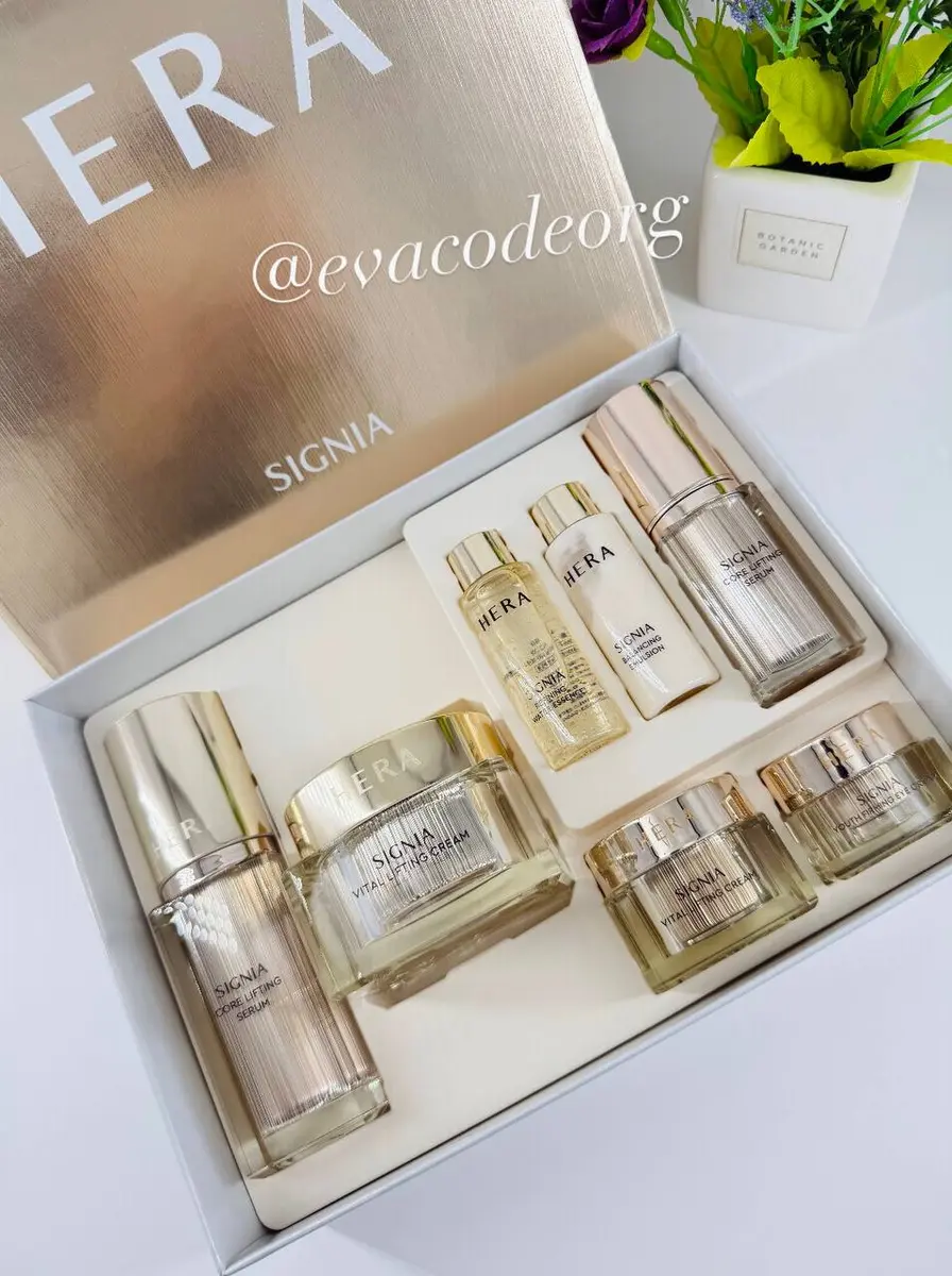 HERA Signia Premium Gift Set (910 g)