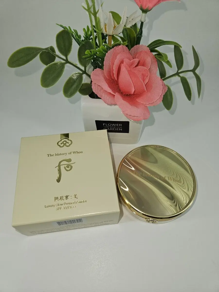 The history of Whoo Gongjinhyang:Mi Luxury Glow Pressed Powder SPF30/PA++ (100 g)