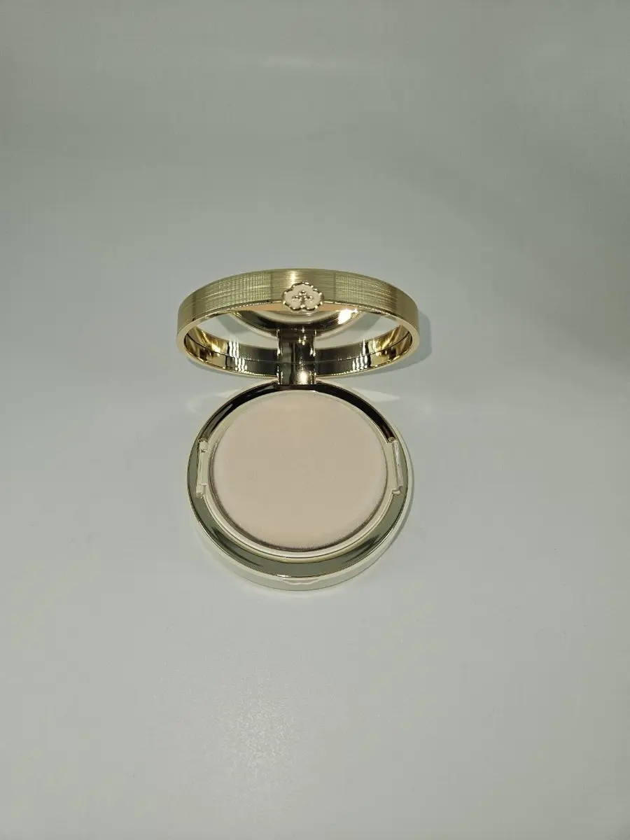 The history of Whoo Gongjinhyang:Mi Luxury Glow Pressed Powder SPF30/PA++ (100 g)