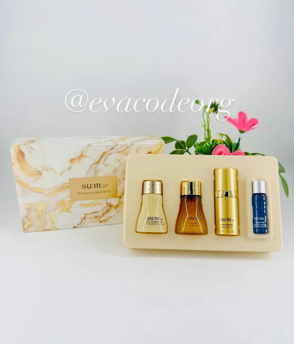 SU:M 37 Best Essence 4pcs Gift Set (130 g)